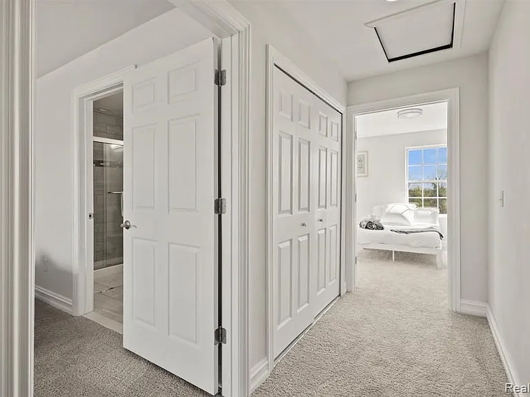 3227 Lohr Rd — Photo 11