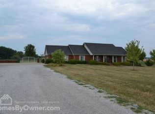 4782 Pembroke Rd, Hopkinsville, KY 42240