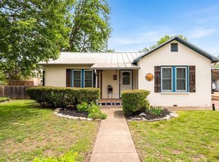408 W College St, Fredericksburg, TX 78624