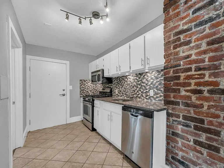 4226 Locust St — Photo 19