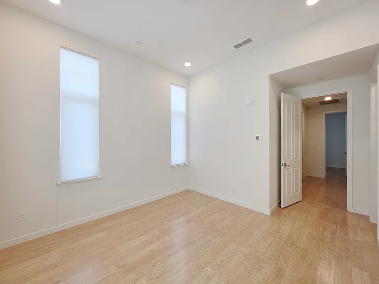 810 Gridley Ter #6 — Photo 13