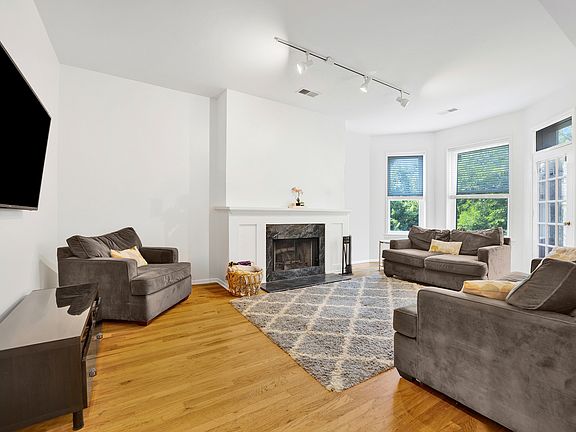 3rd image of 4619 N Magnolia Ave #3