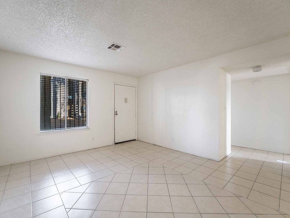 1st image of 4717 Elk Springs Ave APT A
