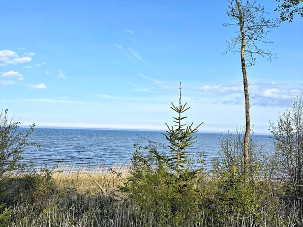 2 Highway 35 #M, Menominee, MI 49858