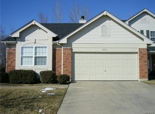 601 Hawk Run Dr, O'Fallon, MO 63368