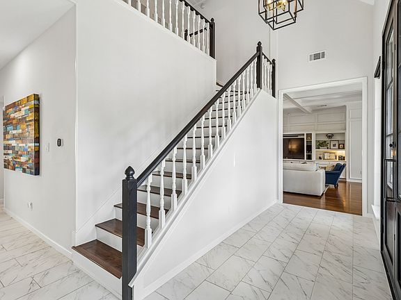 5th image of 2204 Winding Hollow Ln