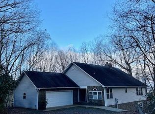 194 Ridgeview Dr, Whittier, NC 28789