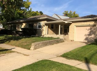 2576 N 80th St, Wauwatosa, WI 53213