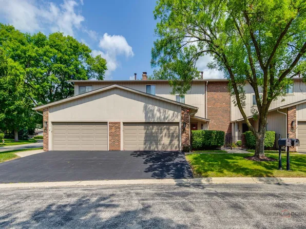 19W182 Ginny Ln E #182, Oak Brook, IL 60523