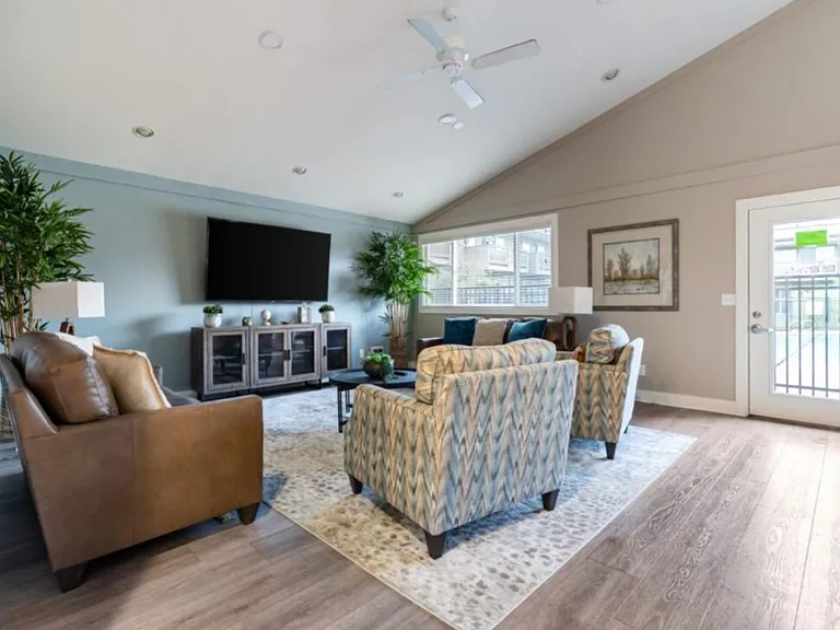 COURTYARD APTS-MUKILTEO — Photo 11