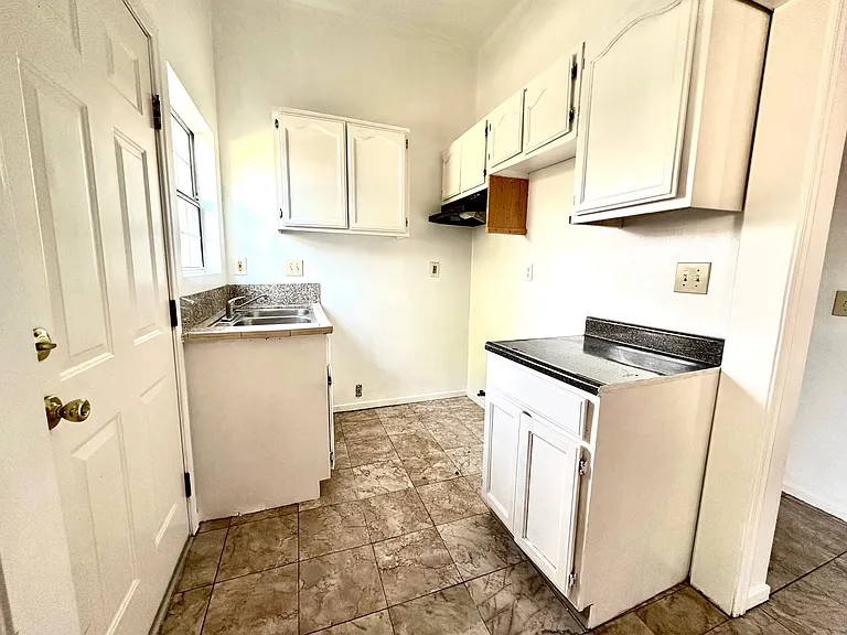 6634 1/2 Camellia Ave #1/2 — Photo 5