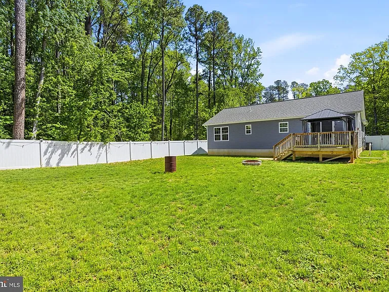283 Shorewood Dr — Photo 31