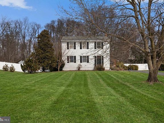 5th image of 2414 Church Rd