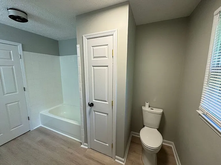 105 Astor Pl — Photo 11