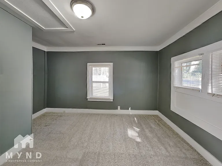 511 N Taylor St — Photo 12