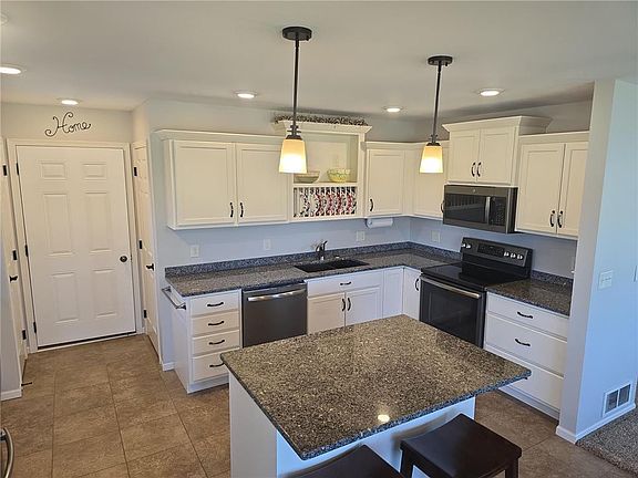 2nd image of 698 Westland Ln