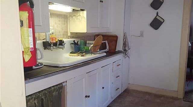 2nd image of 5505 Maple St