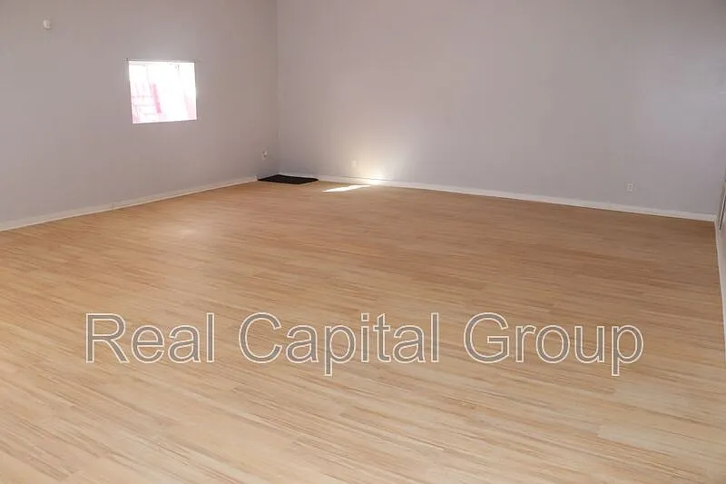 4 bed, 2.0 bath, 2095 sqft, $1,795 — Photo 3