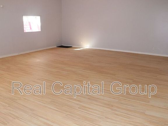 3rd image of 524 Summit Ave