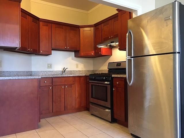 1st image of 924 Fulton St APT 206