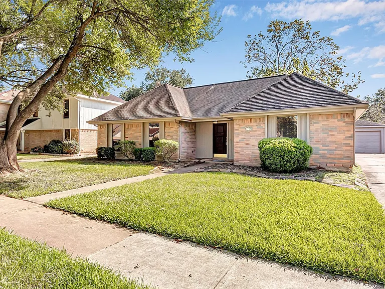 2710 Green Fields Dr — Photo 37