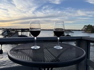 4880 Beach View Dr, Malakoff, TX 75148