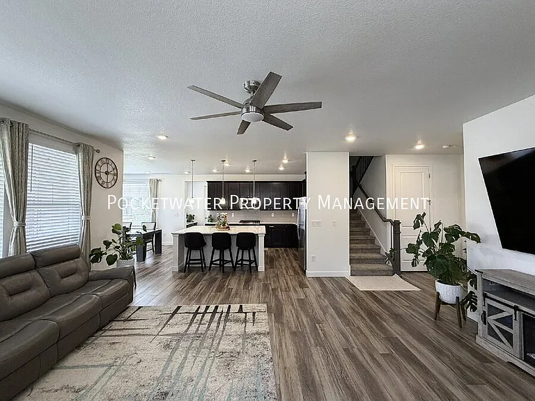 1856 Meagan Way — Photo 8