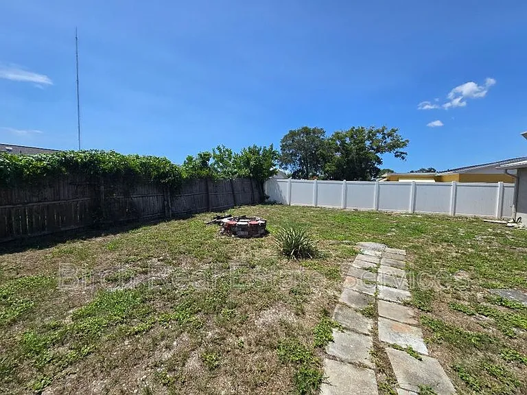 1247 Chelsea Ln — Photo 13