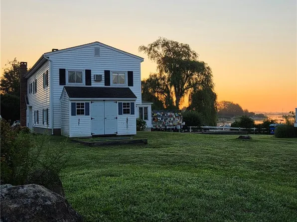 1 E Shore Dr, Charlestown, RI 02813