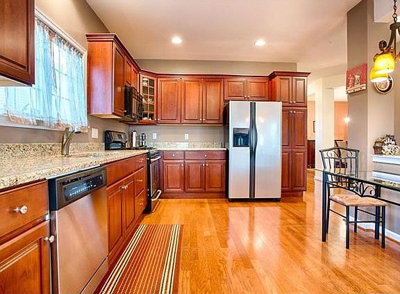 4th image of 106 Moor Dr