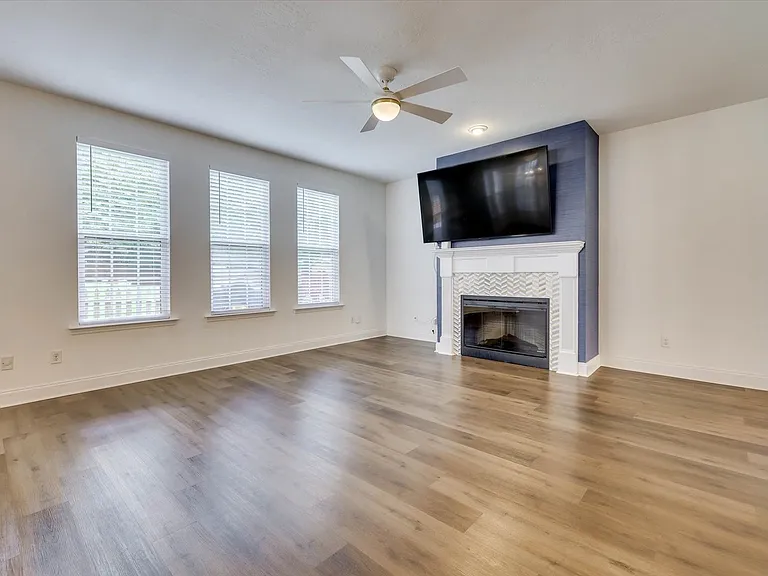 5028 Canterbury Farms Pkwy — Photo 9