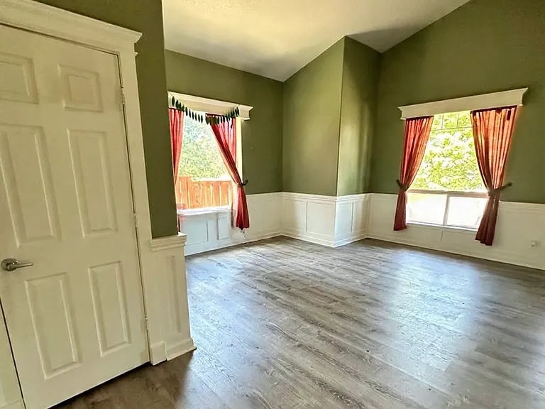 22196 SW Dewey Dr — Photo 2