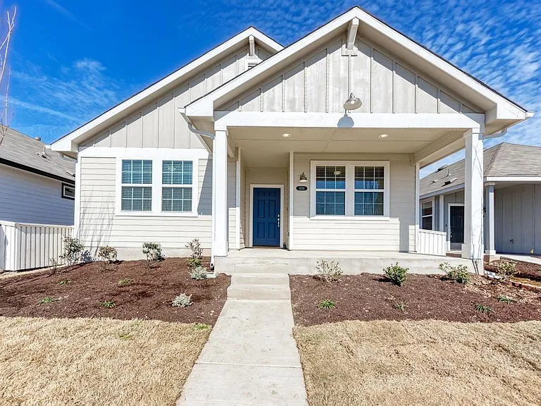 1209 Goforth Rd — Photo 2