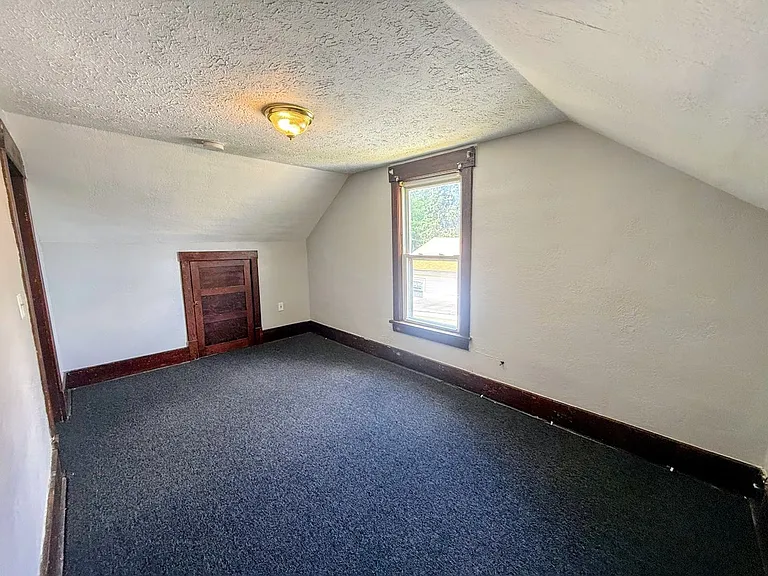 9091 Cleveland Ave NW — Photo 11