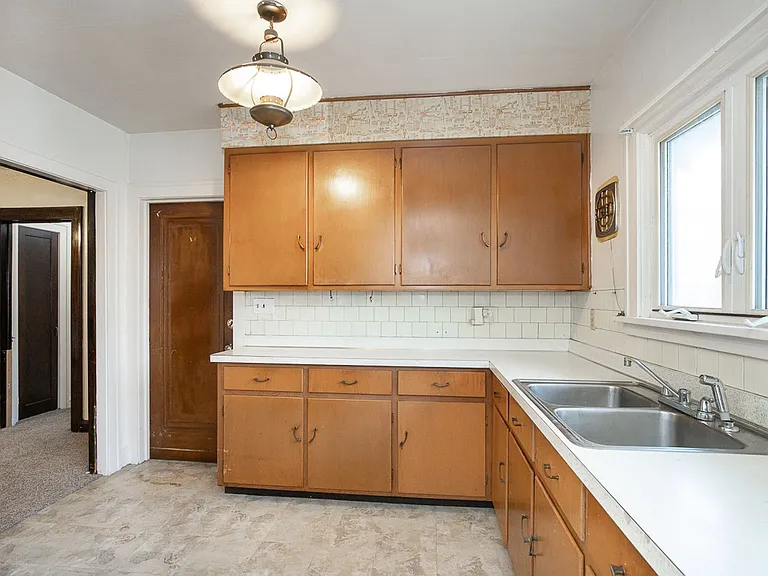 17926 East Park — Photo 18