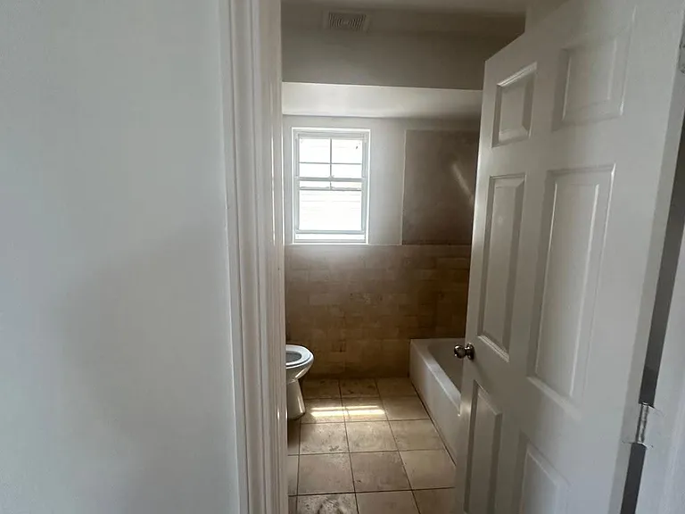 20 Wainwright St #2 — Photo 48