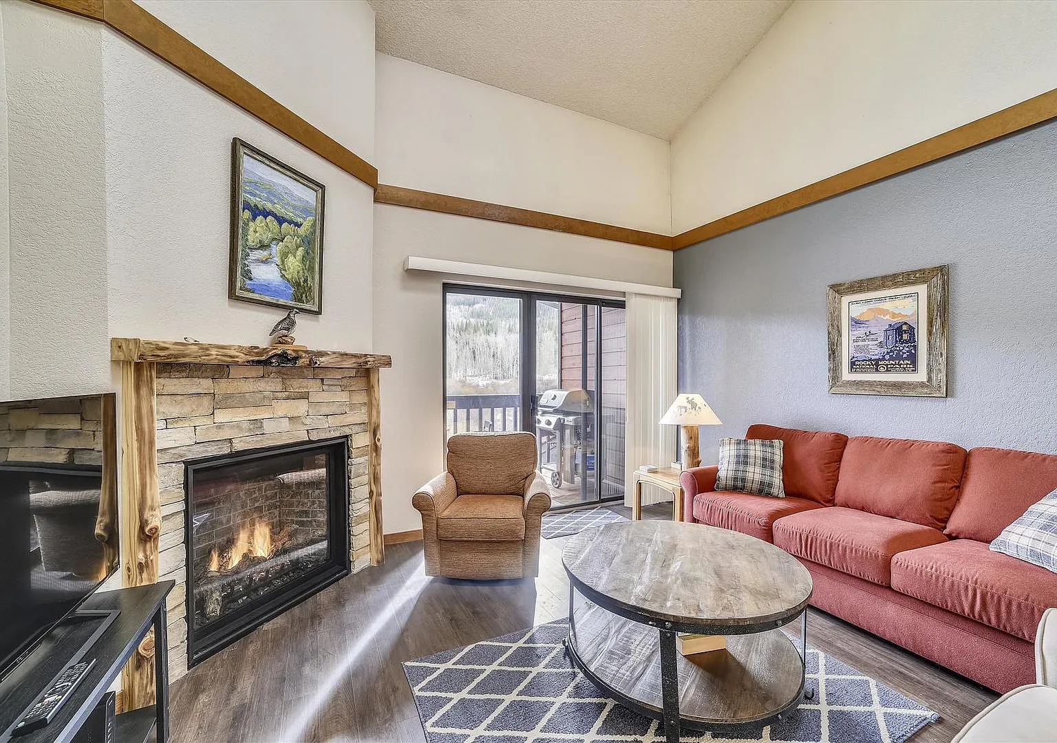 2 bed, 755 sqft, $3,750 — Photo 3