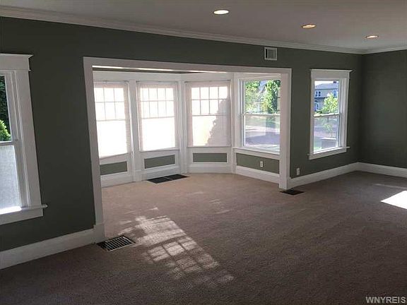 4th image of 85 Niagara Falls Blvd