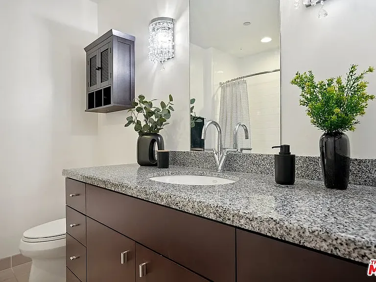 1100 Wilshire Blvd — Photo 24