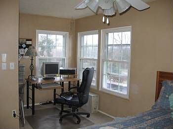 4th image of 19391 Puritas Ave #24