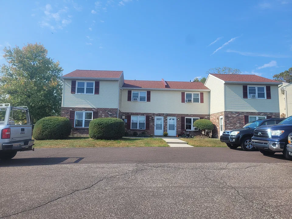 1300 Parkridge Ct #A