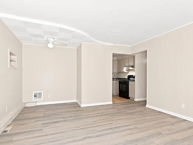 836 Lebon Dr — Photo 3