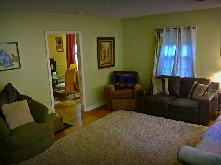 Spacious Living Room with Furniture (1)