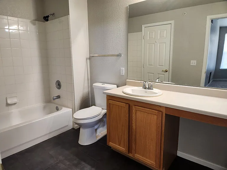 7440 S Blackhawk St #7208 — Photo 2