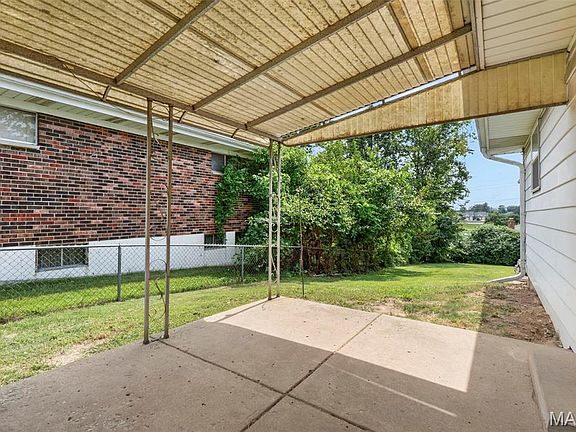 5th image of 3434 Laura Ln
