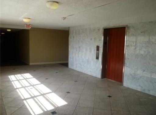 4th image of 6970 Miami Gardens Dr APT 3-501
