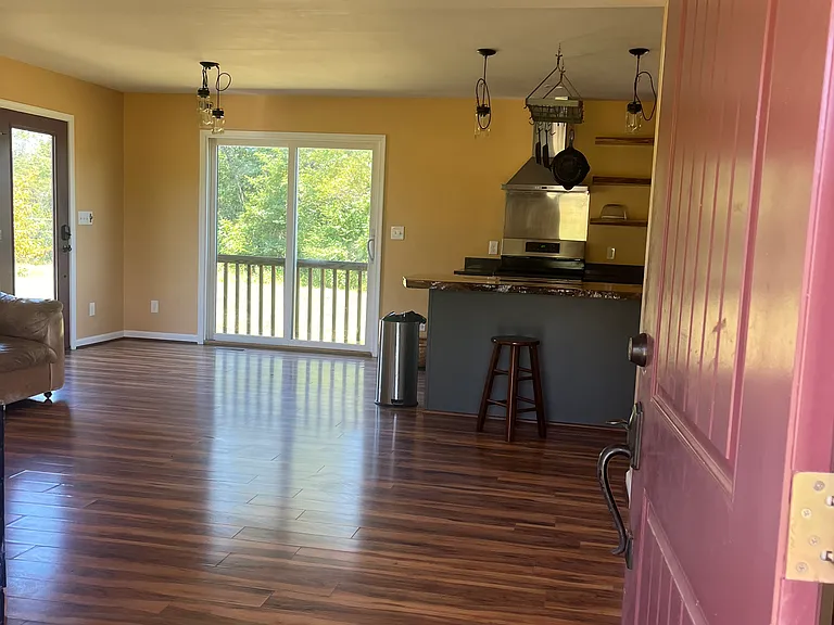 8810 Irish Rd — Photo 10