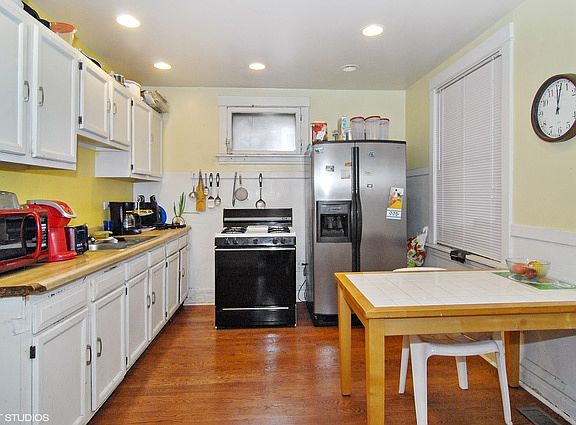 3rd image of 4239 W Wrightwood Ave