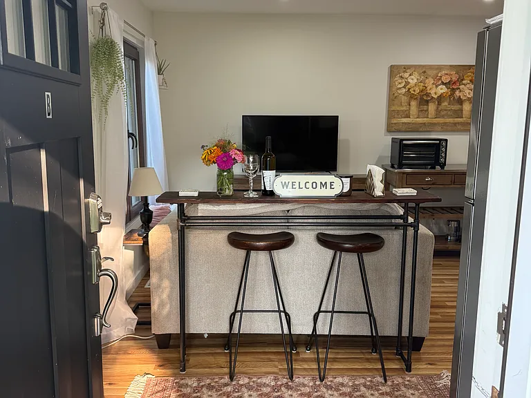 20 Reservoir Rd #B — Photo 3