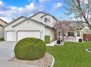 214 E Screech Owl Dr, Kuna, ID 83634